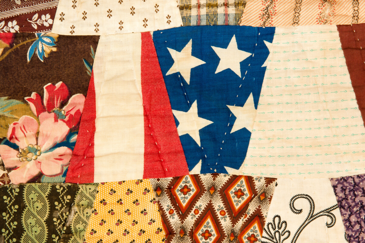 Quilt textile with patriotic motifs