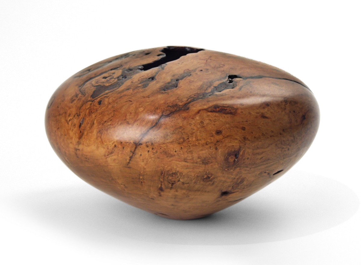 Hollow Form, Mike Jackofsky,  2001, Harmony Grove, California, U.S.A., black cherry burl. Collection Mingei International Museum. Gift of the Artist. Photo by Anthony Scoggins. 2003-53-001.