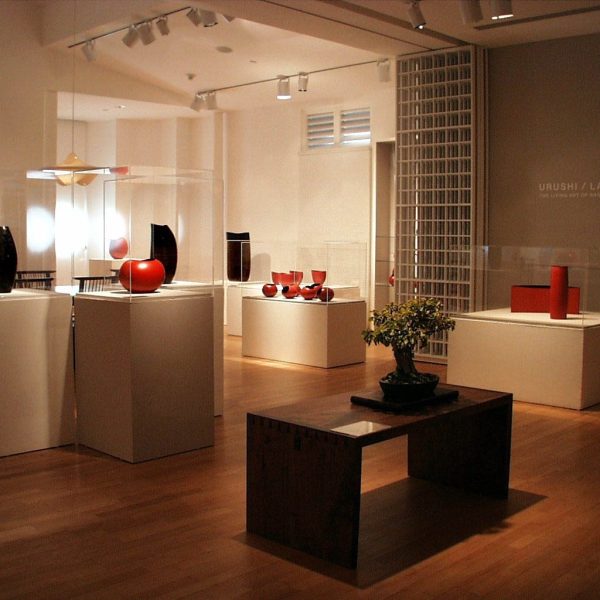 Installation view of the Urushi/Lacquer exhibition. Photo by Anthony Scoggins